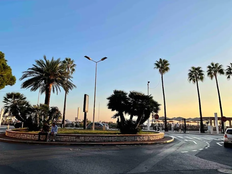 100M Plage Stella Antibes